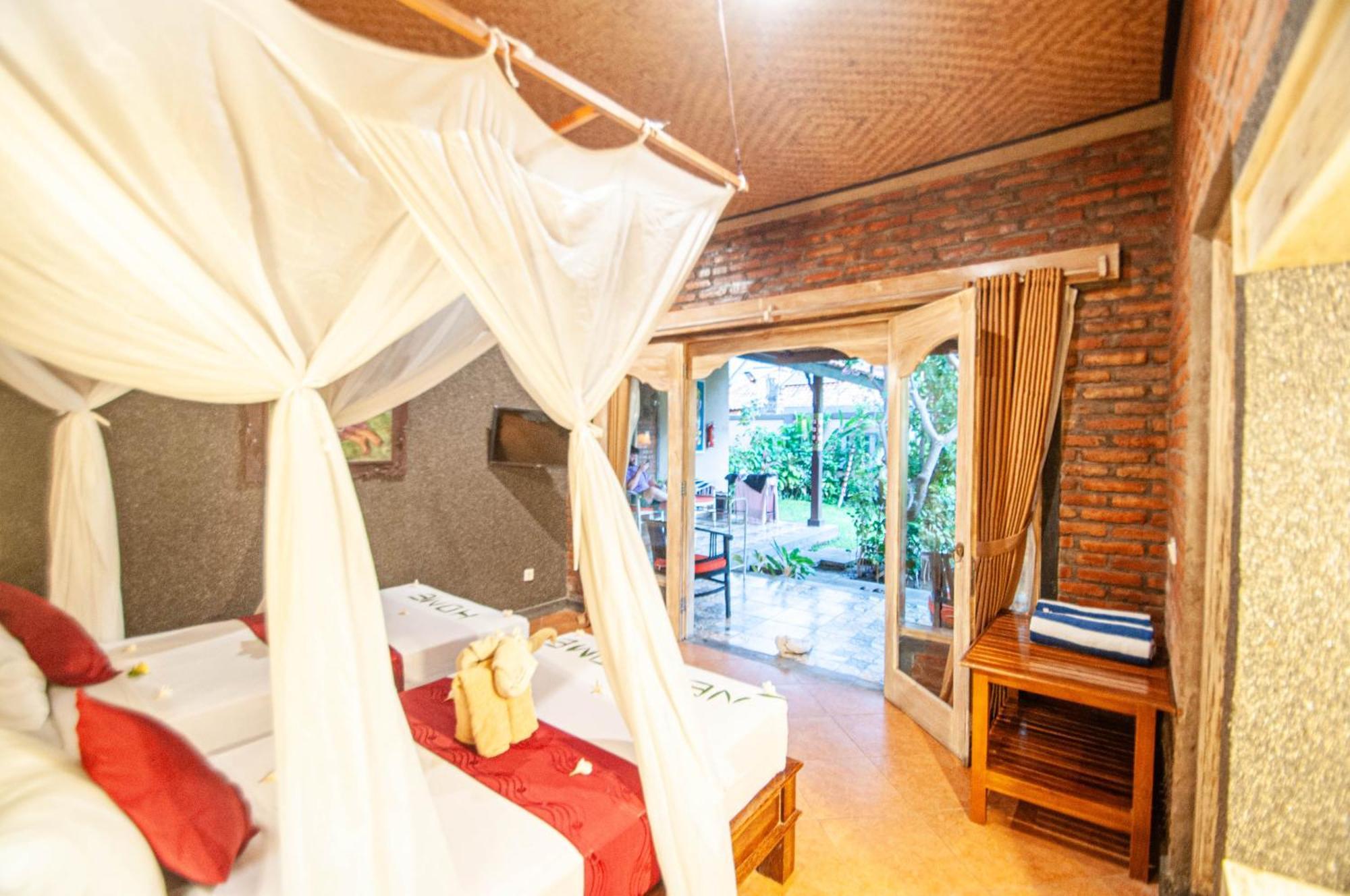Kubuku Eco Dive Lodge And Yoga Pemuteran Exteriör bild